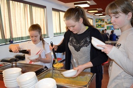 Nemendur skammta sér sjálfir í mötuneyti