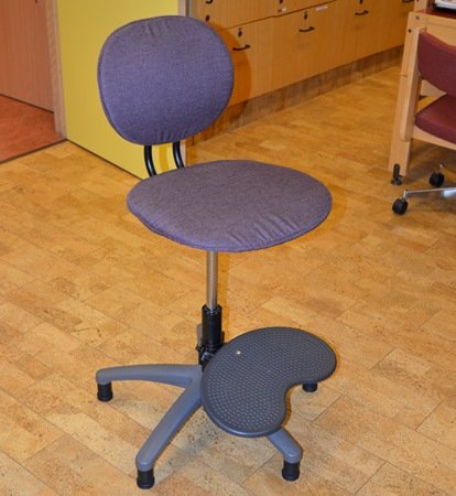 Nýtt áklæði á stólana í textilmennt