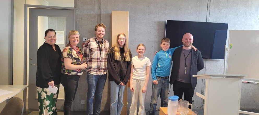 Fulltrúar skólans ásamt dómurum