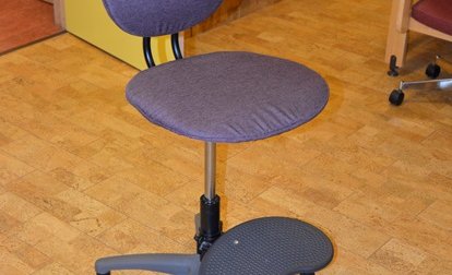 Nýtt áklæði á stólana í textilmennt